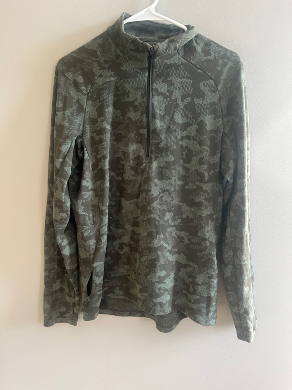 Lululemon Men's Olive Camo Quarter-Zip Pullover size medium